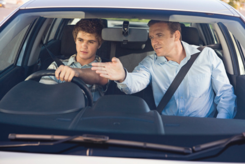 Erros de condução comuns que podem invalidar o seu seguro de carro