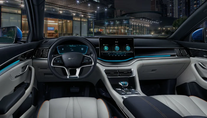 Design e Conforto do interior do byd song plus representada por uma foto do interior do carro.
