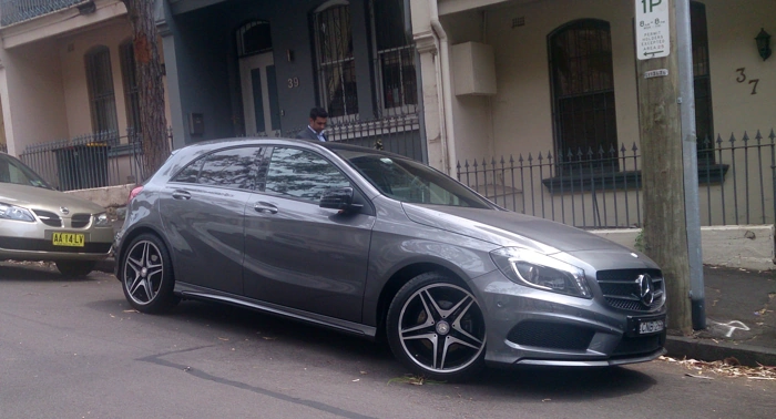 Mercedes A200 cinza, representando seguro de mercedes a200.