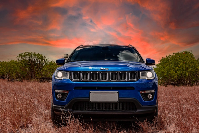 Compass azul, representando melhores carros para comprar.
