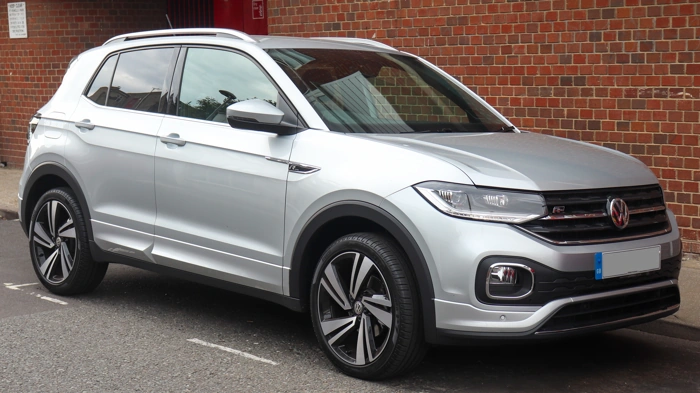 T-Cross prata, representando 10 carros mais vendidos no Brasil.