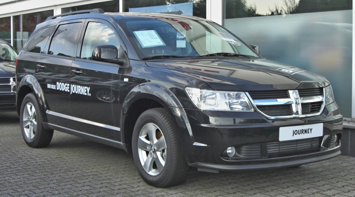 Dodge Journey na cor preta. Falando sobre o seguro Dodge Journey.