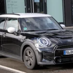 Mini Cooper S na cor preta. Falando sobre seguro mini cooper s.