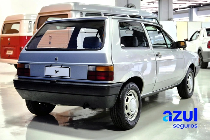 Carro antigo da Fiat. Falando sobre o azul seguros carros antigos.