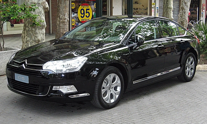 Citroen C5 na cor preta. Falando sobre o seguro citroen c5.