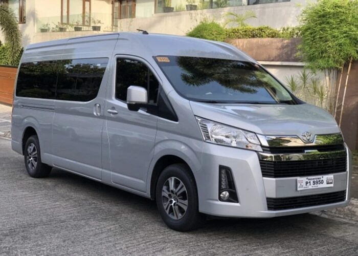 Toyota Hiace prata