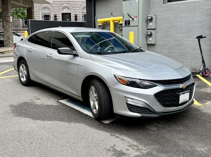 chevrolet malibu prata