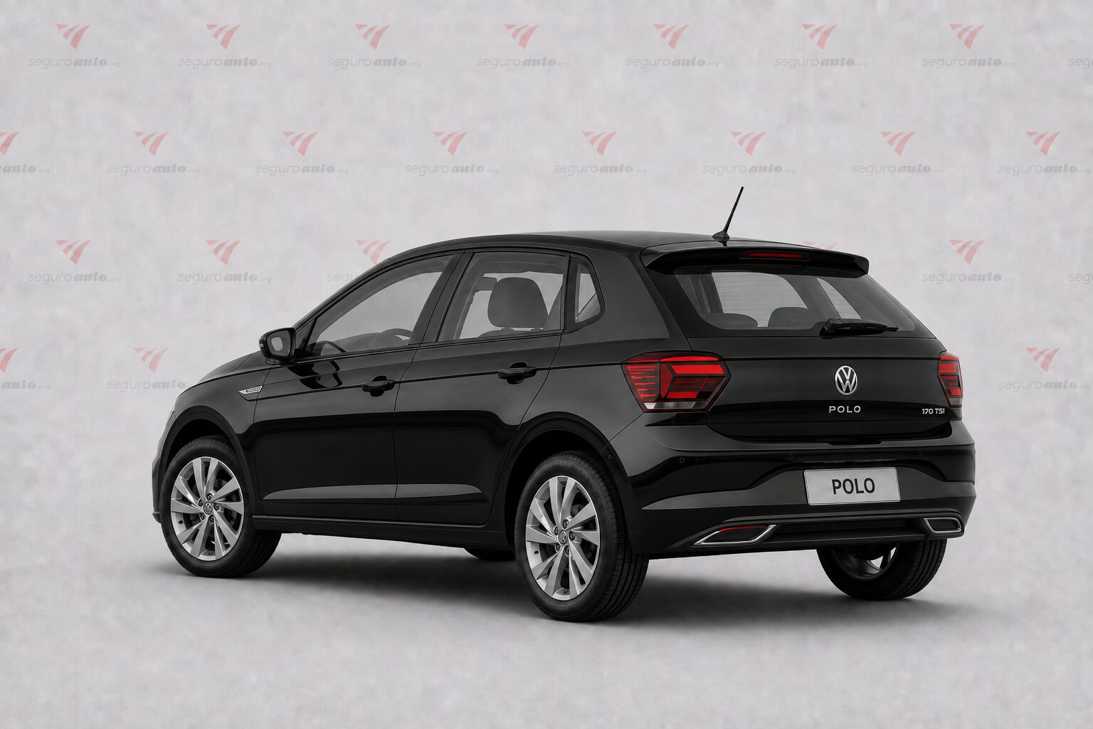 Volkswagen Polo 2026 visto pela traseira em simulação de seguro
