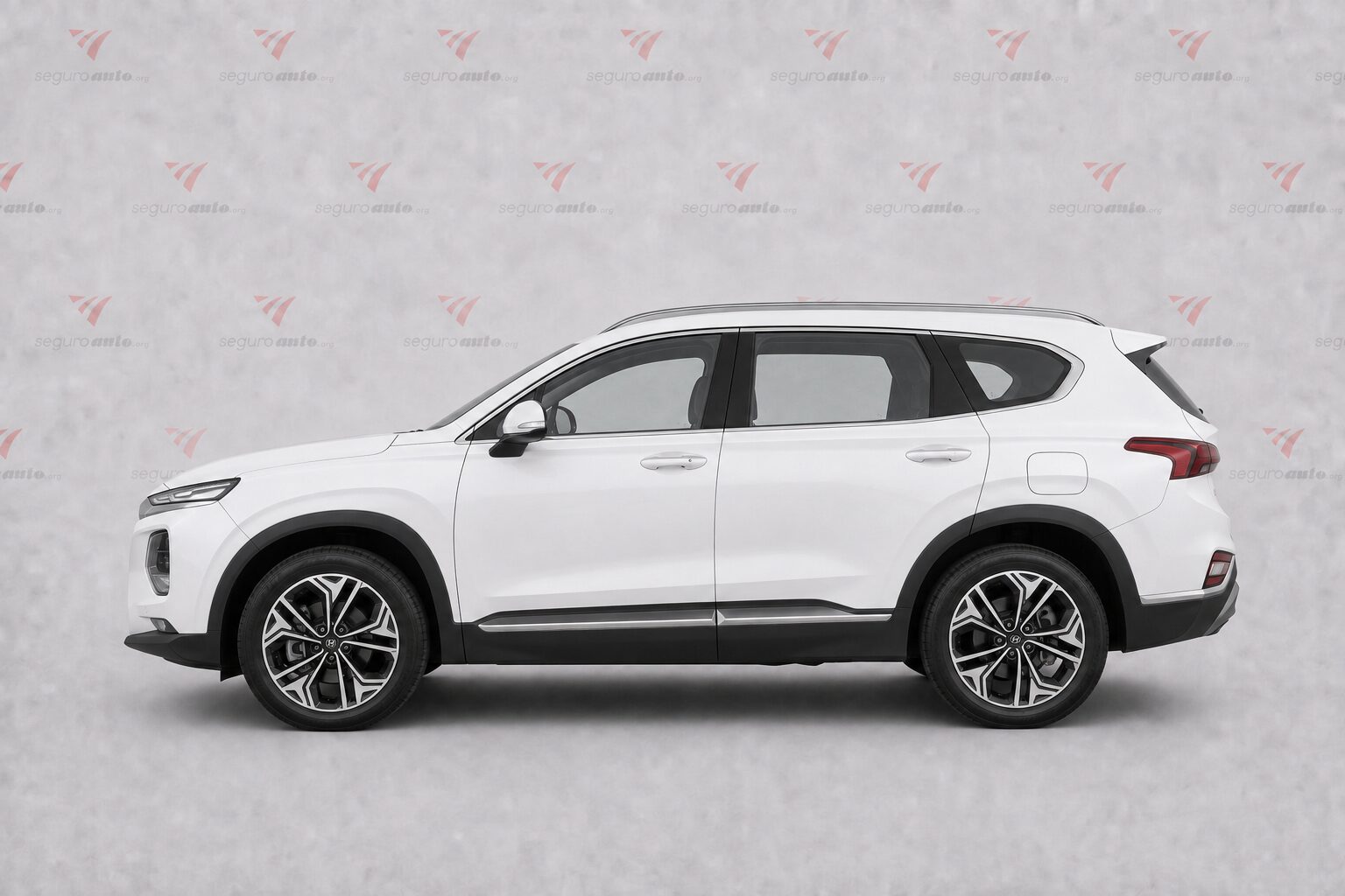 Vista lateral do Hyundai Santa Fe em artigo sobre o preço do seguro em 2026